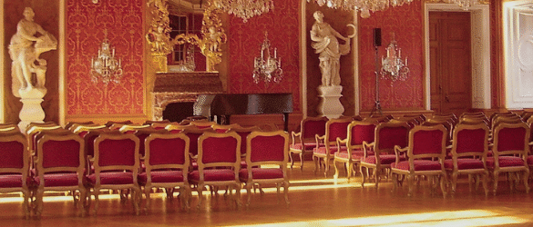 كتب لفهم التاريخ والسياسة والمجتمع